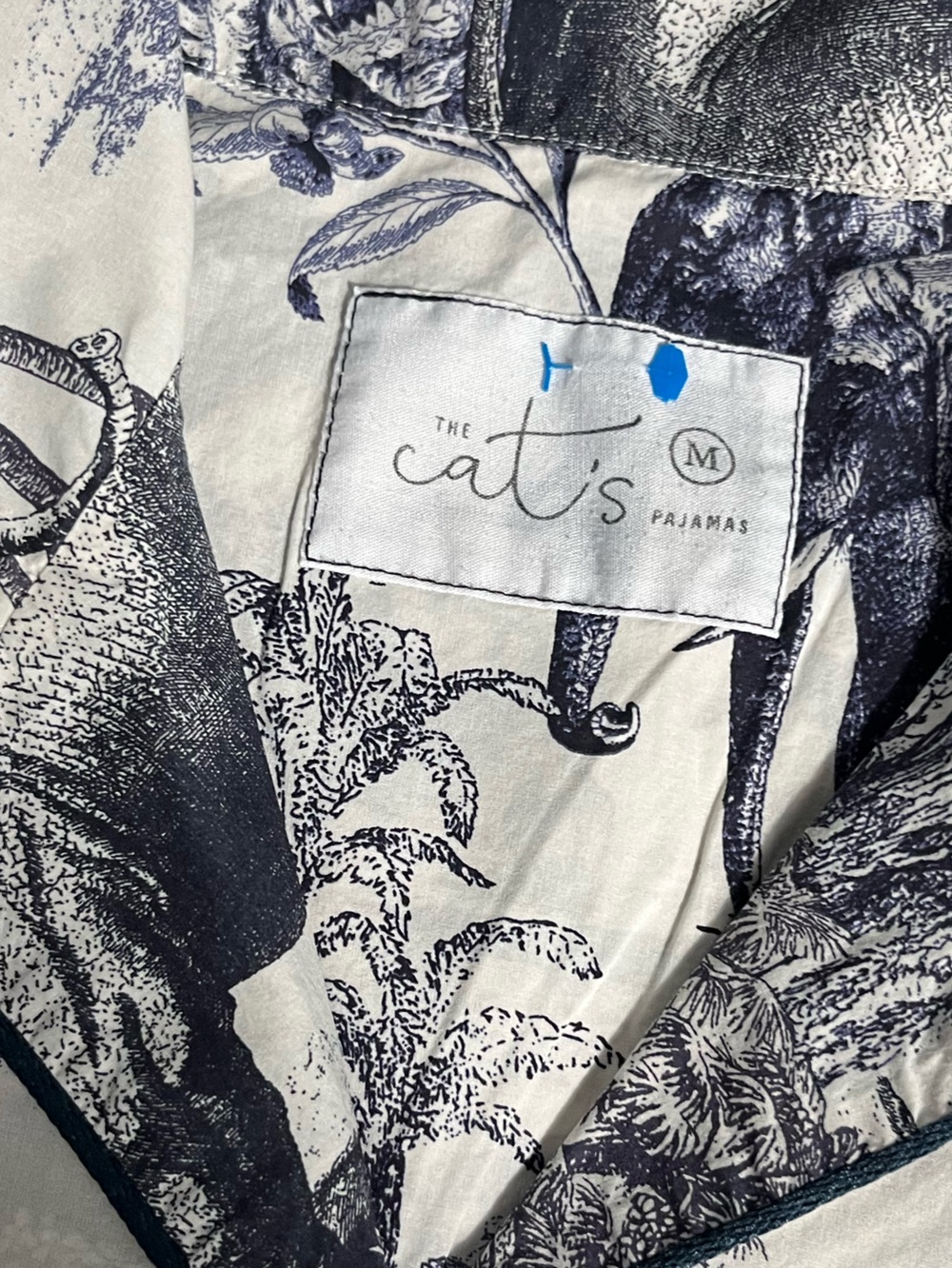 Cats White and Navy Elephant Print Button-Up Pajama M - Picture 6 of 7